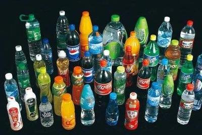 可口可乐推出100%的可回收或可再生材料海洋废塑料再生瓶
